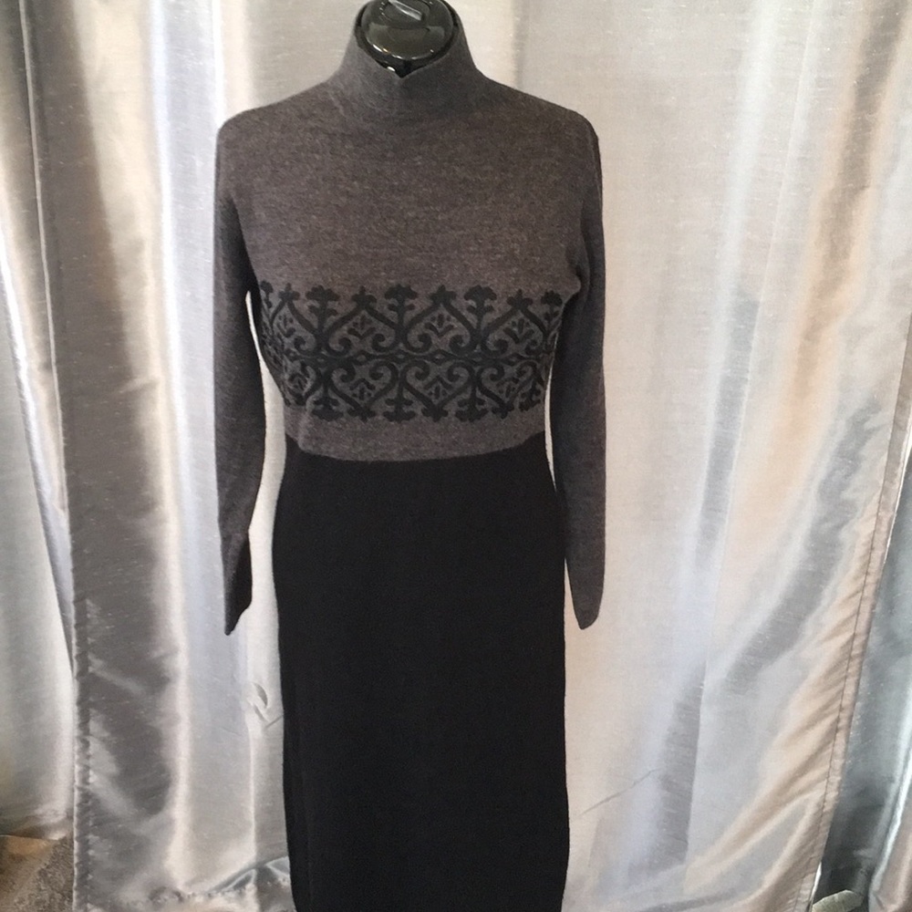 Beautiful Sarah Chapman Mock Neck Wool Blend Long Dress